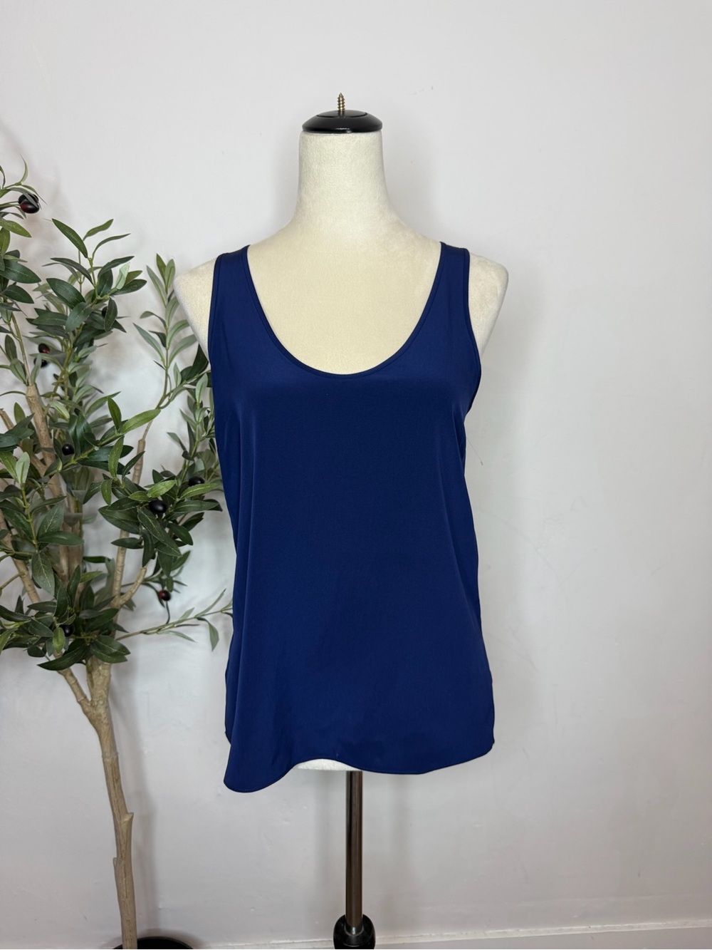 St. John Deep Navy Scoop Neck Tank Top